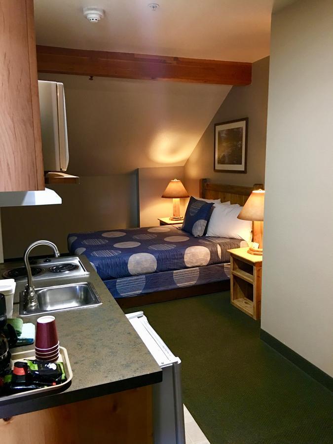 Boulder Creek Inn Donnelly Ngoại thất bức ảnh