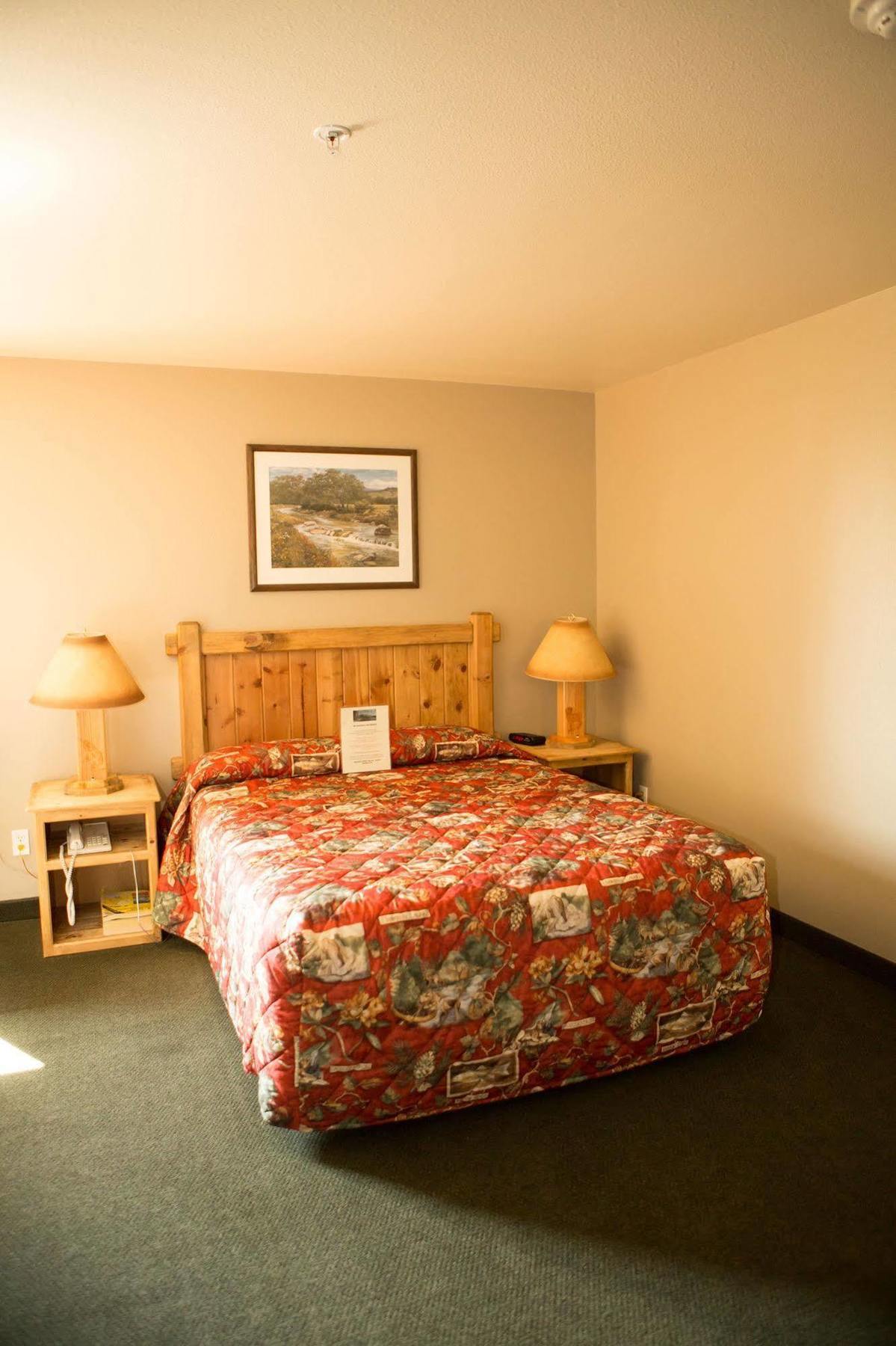 Boulder Creek Inn Donnelly Ngoại thất bức ảnh